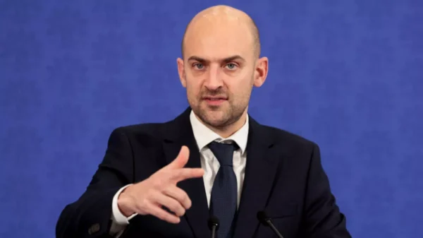 6d167279e4f053ea2da1de172f25d16e