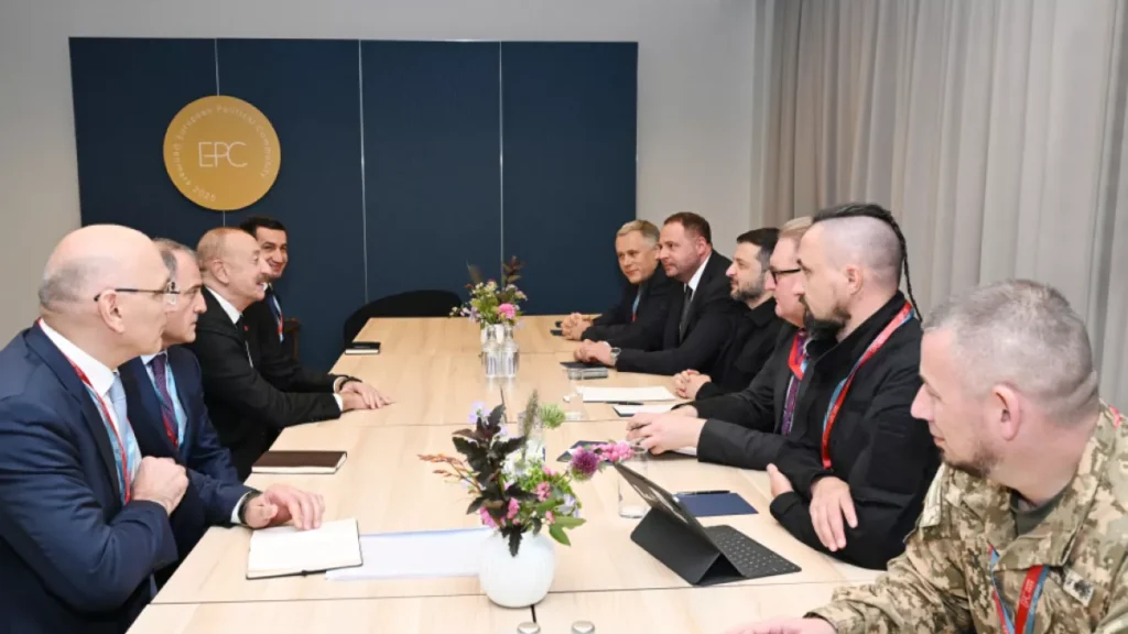 bb9ac13f9142f2d74ed5fff7da78fc05